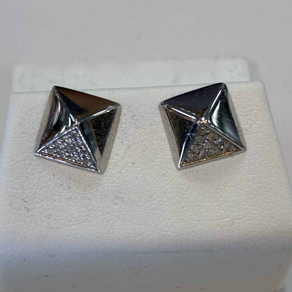 14k White Gold x Pavé Diamond Pyramid Stud Earrings Minimalist Simple Jewelry